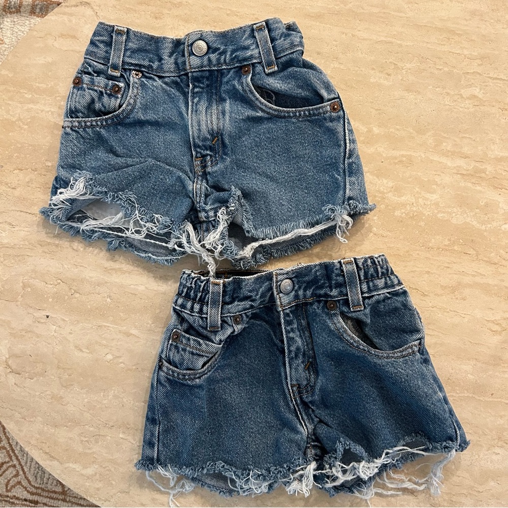 Sold out 🫶🏼 Vintage Levis size 6 cut off distressed shorts - Picture 7 of 12